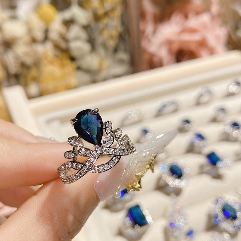 Blue corundum diopside colored treasure ring