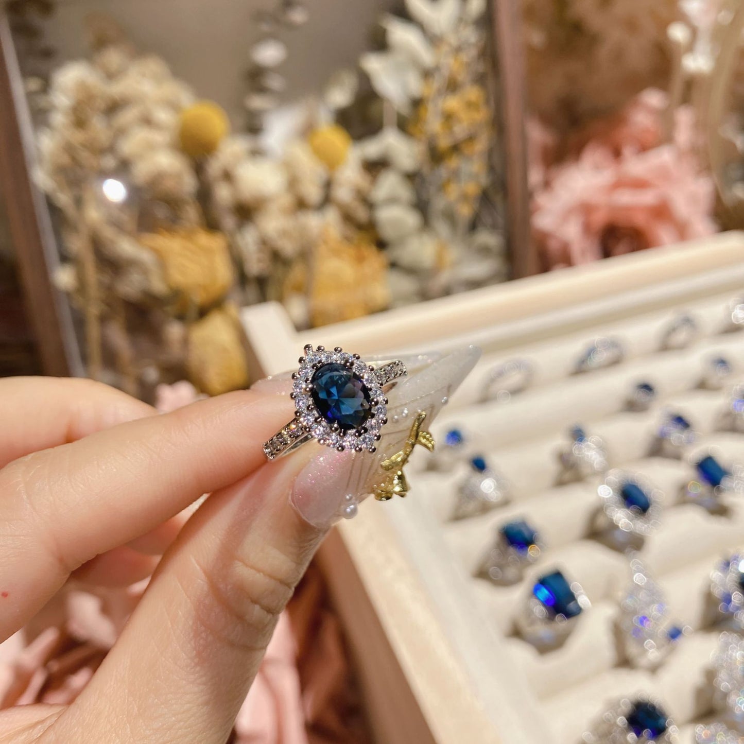 Blue corundum diopside colored treasure ring