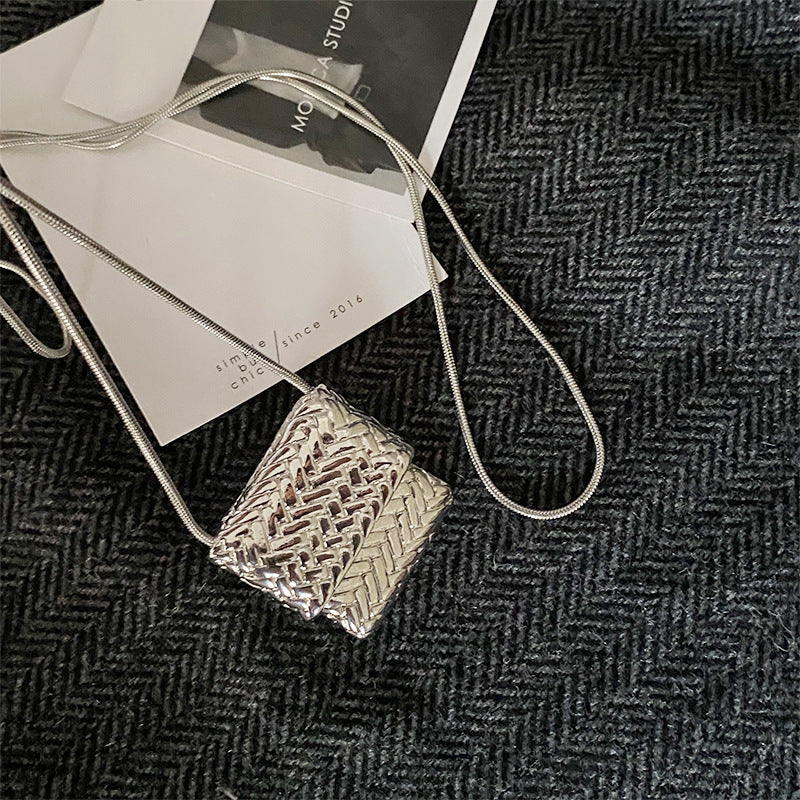 Silver braided bag necklace