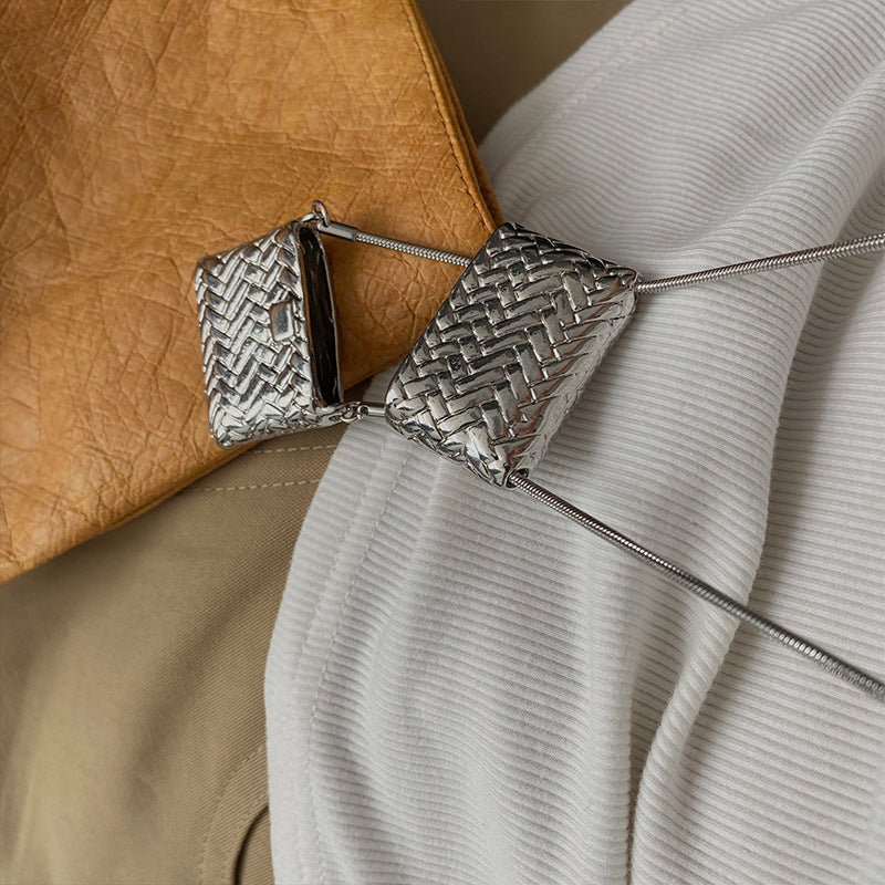 Silver braided bag necklace