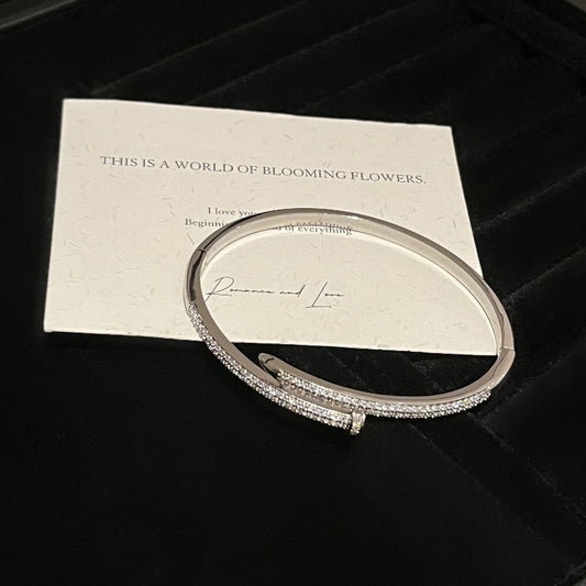 Full-drilled nail bracelet