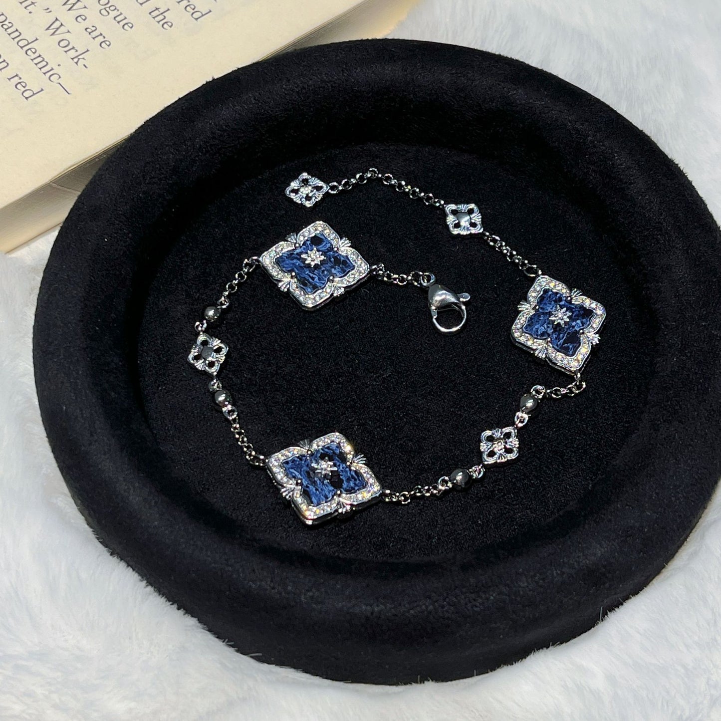 Four-leaf clover blue Peter necklace bracelet ring earrings