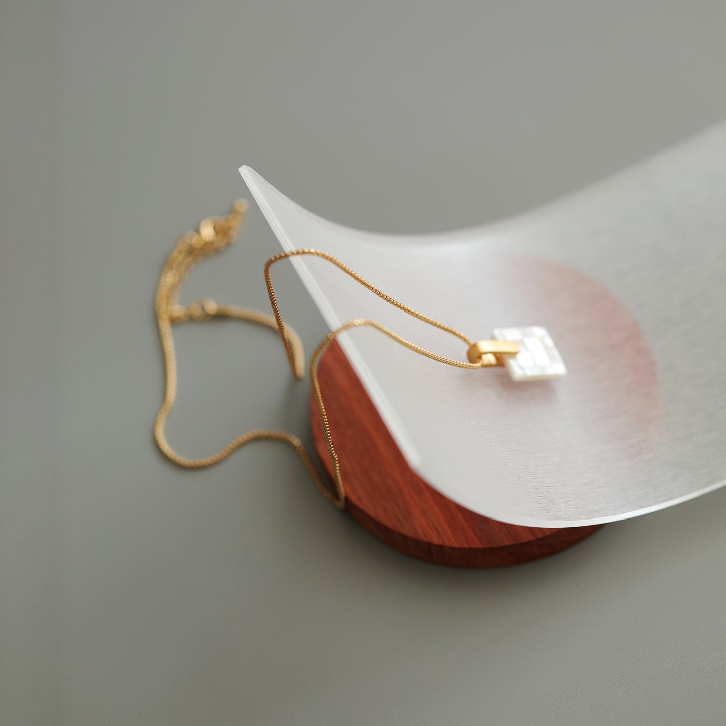 S925 silver needle high-quality stitching white shell necklace earrings set