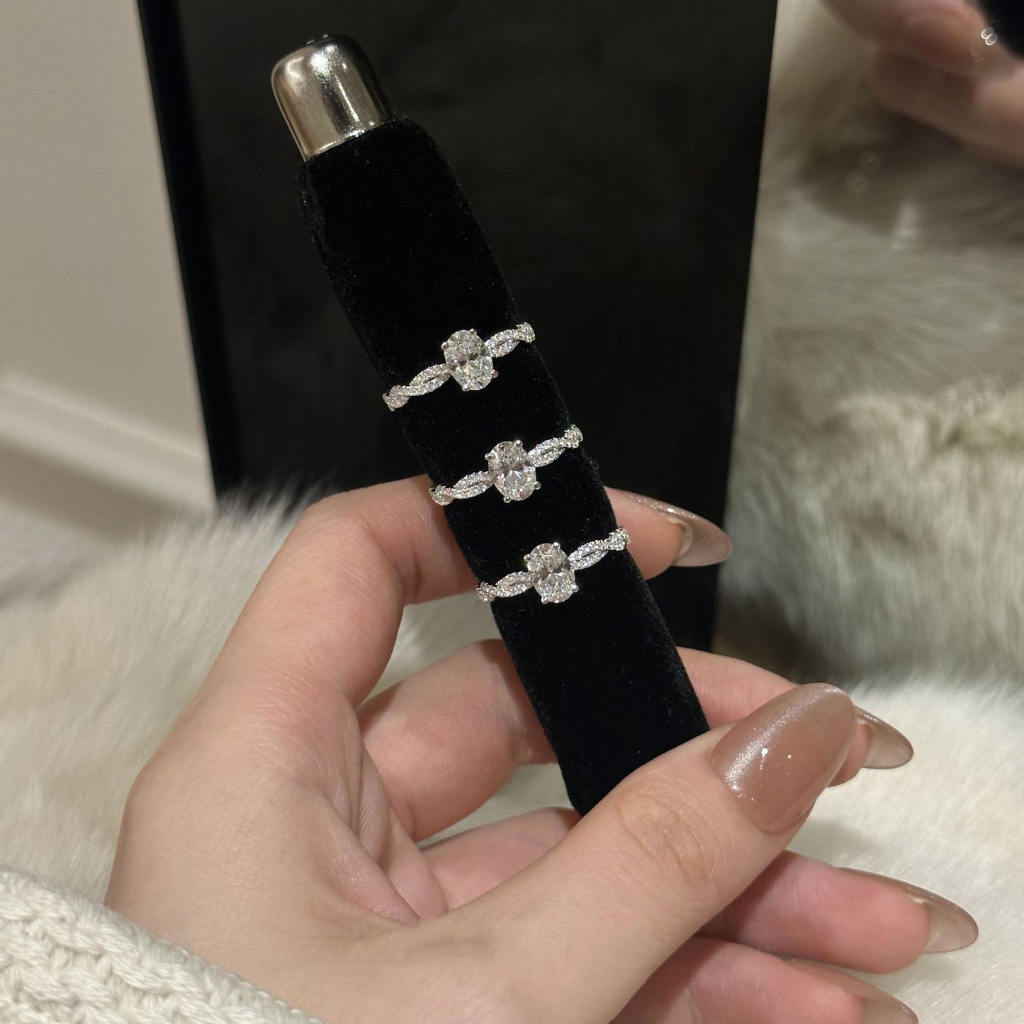 S925 Sterling Silver Rotating Ballet Spiral Oval Pigeon Egg Twisted Diamond Ring