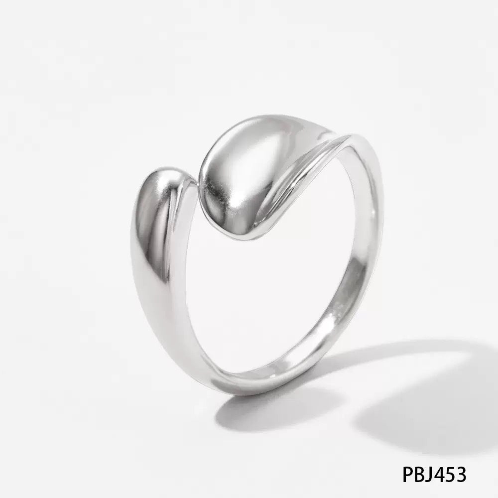 PVD真空炉でステンレス鋼リングに金めっきを施す