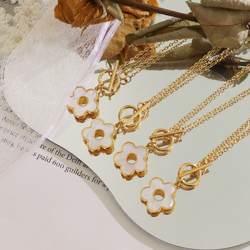 White Sea Shellfish Flower Ot Buckle Necklace