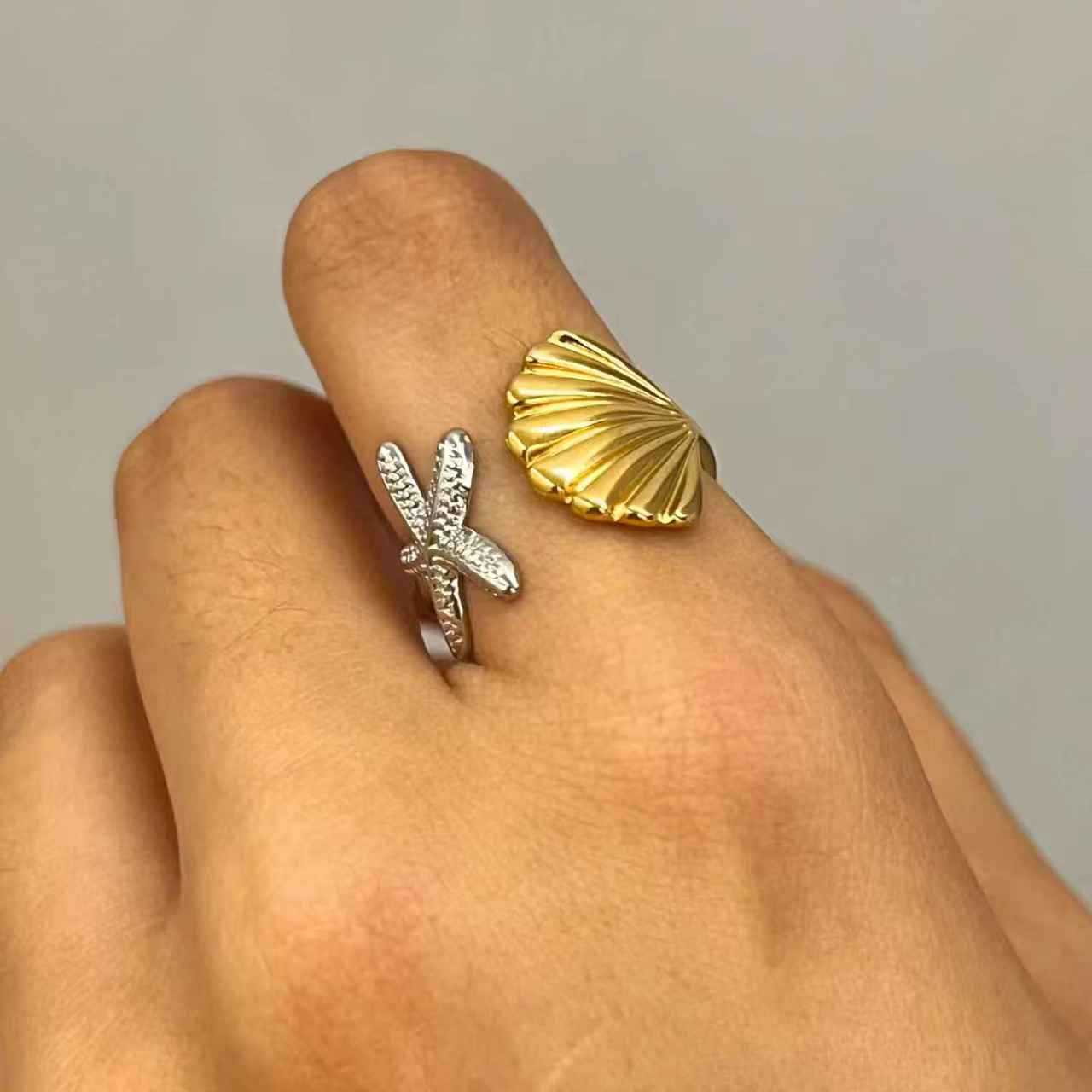 PVD真空炉でステンレス鋼リングに金めっきを施す