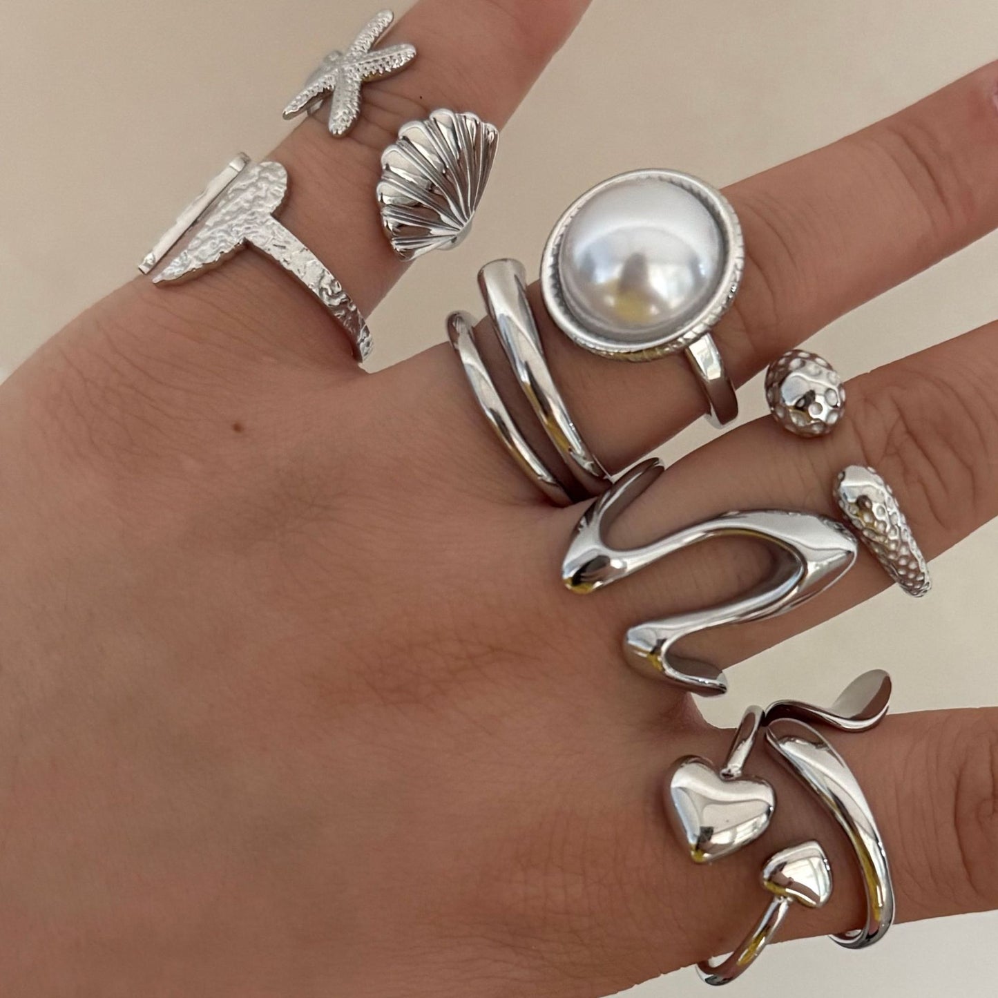 PVD真空炉でステンレス鋼リングに金めっきを施す