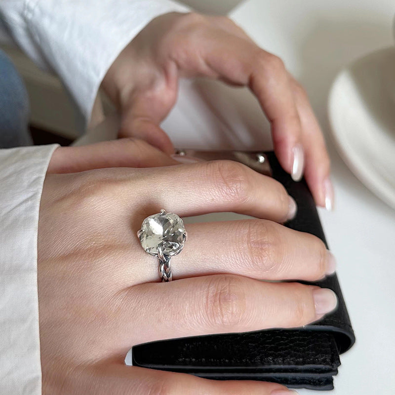 925 sterling silver four-claw zircon ring