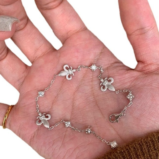 Brushed Iris Flower Diamond Bracelet