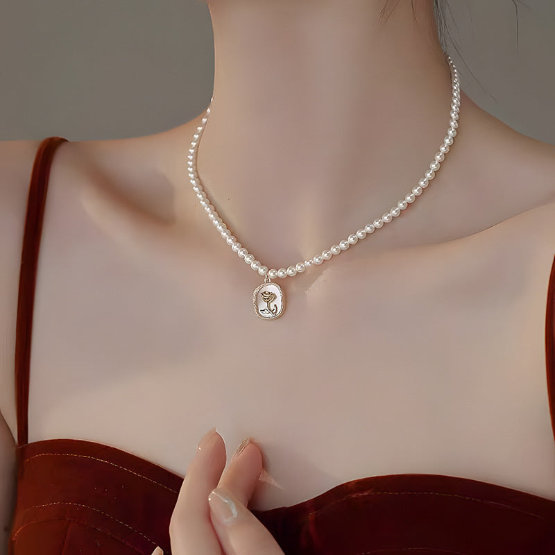 Rose Square Fritillaria Pearl Necklace