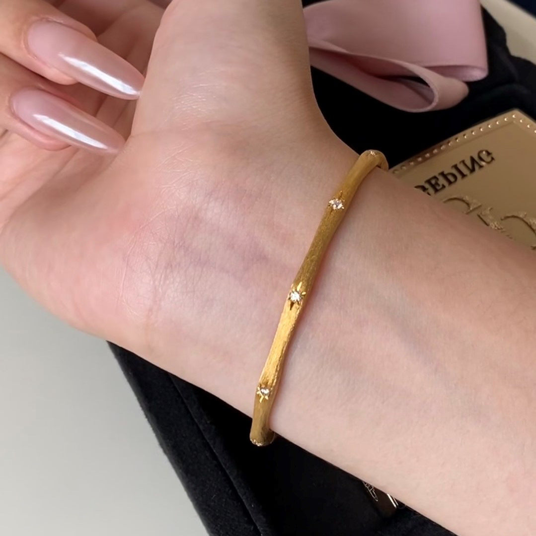 سوار نجمة الزركون