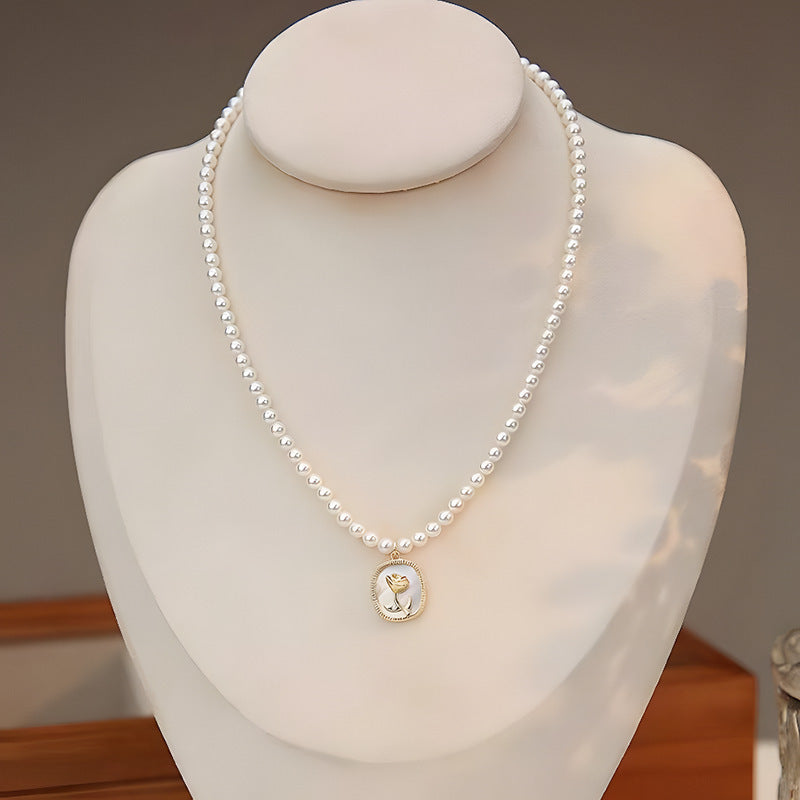 Rose Square Fritillaria Pearl Necklace