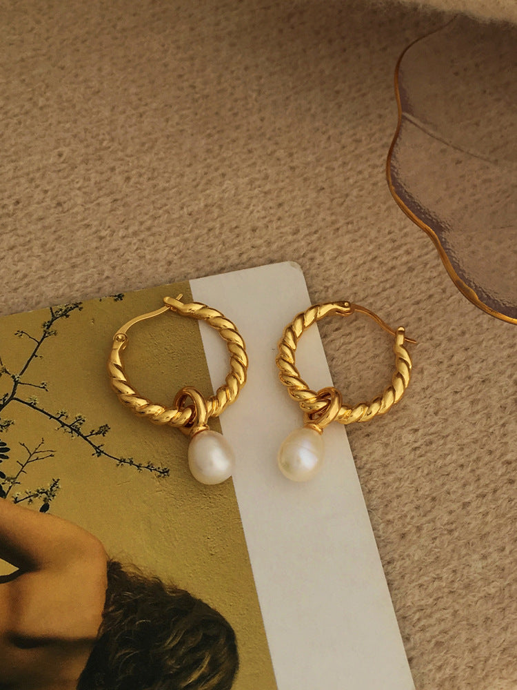 銅メッキの本物の金を使用したエレガントなツイストパールイヤリング