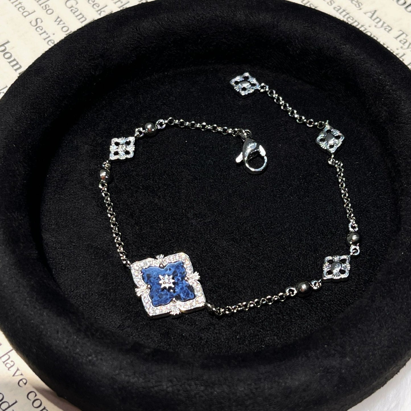 Four-leaf clover blue Peter necklace bracelet ring earrings