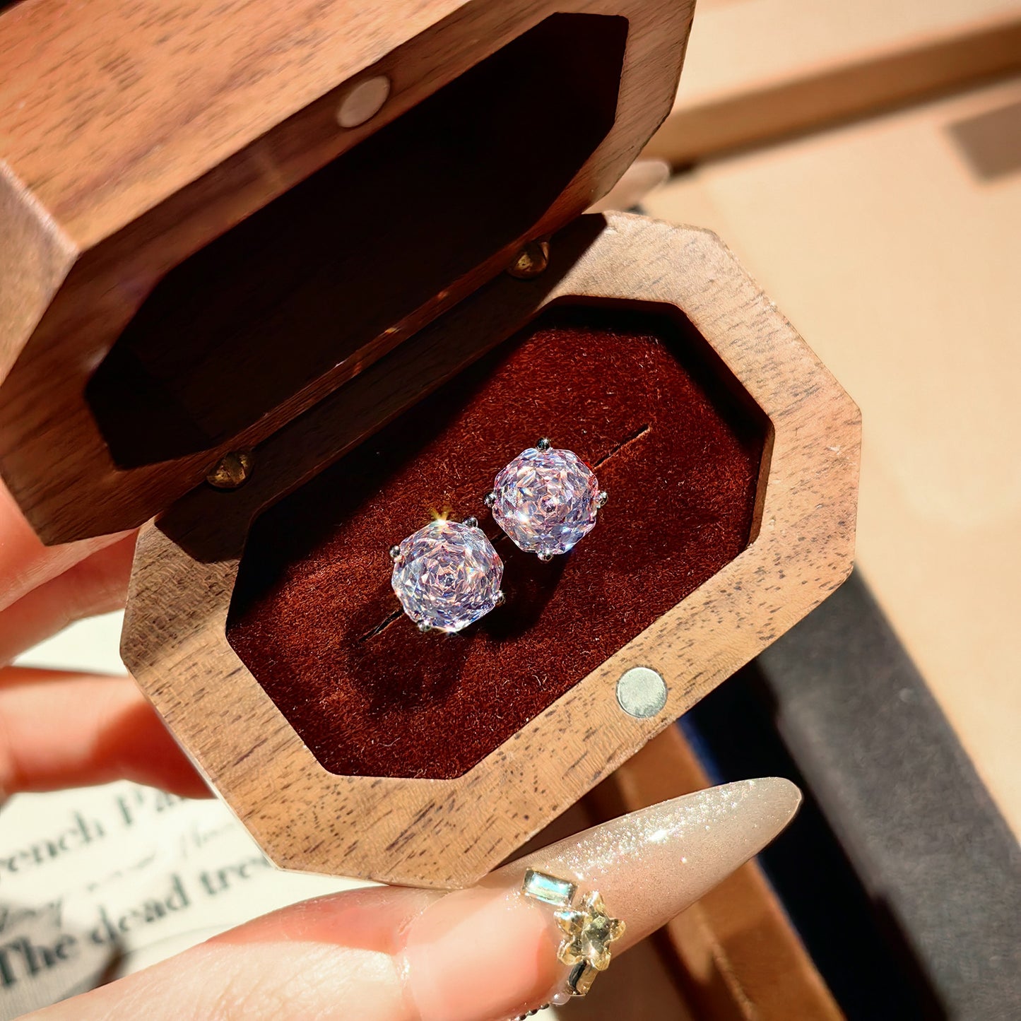 Roses inlaid with high carbon diamond colorful diamond necklace earrings ring set