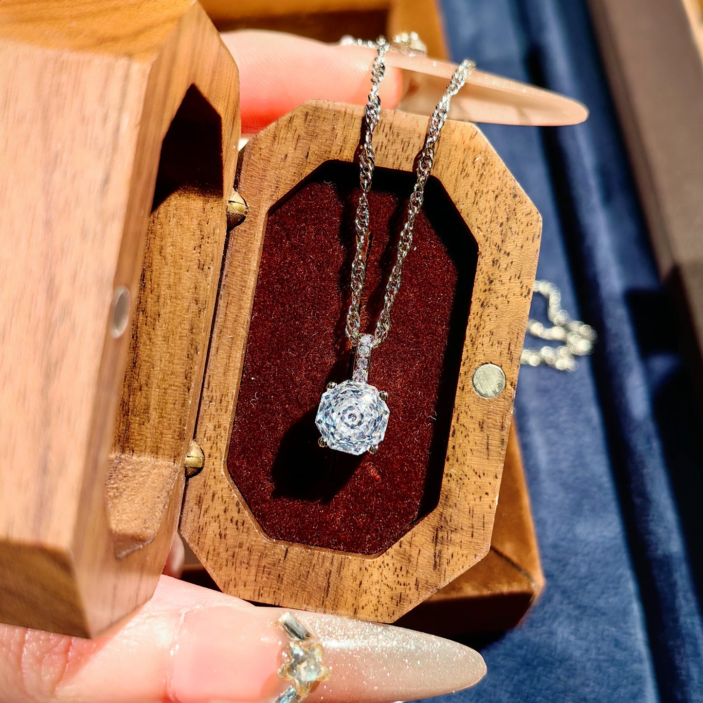 Roses inlaid with high carbon diamond colorful diamond necklace earrings ring set