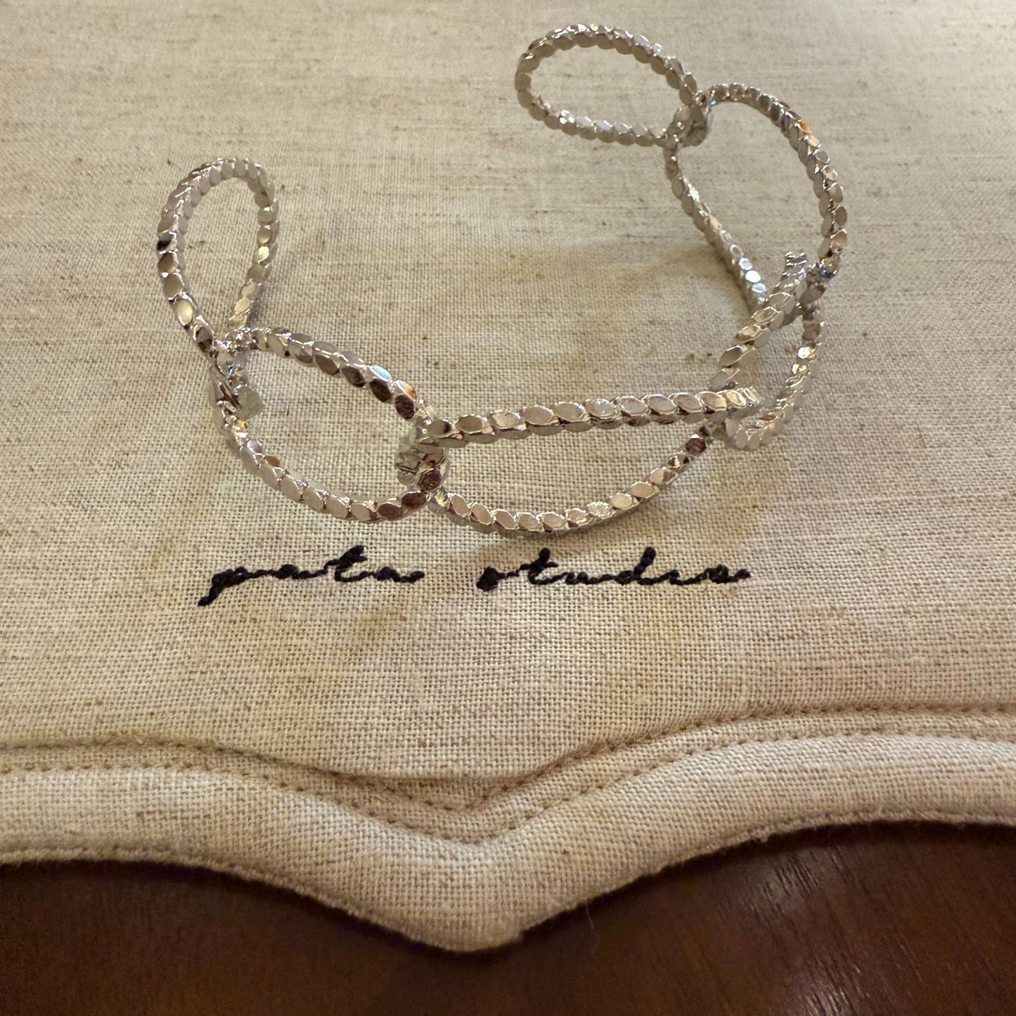 سوار هندسي من الزركون