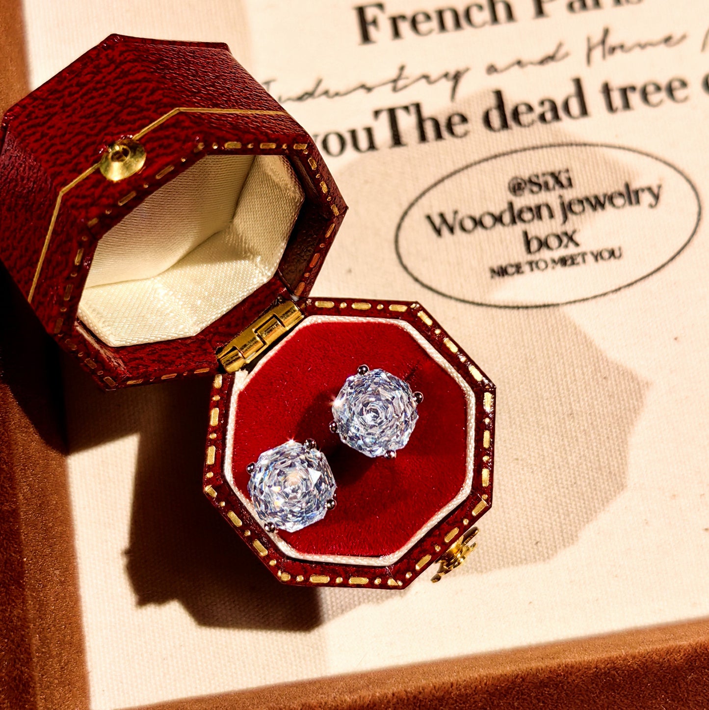 Roses inlaid with high carbon diamond colorful diamond necklace earrings ring set