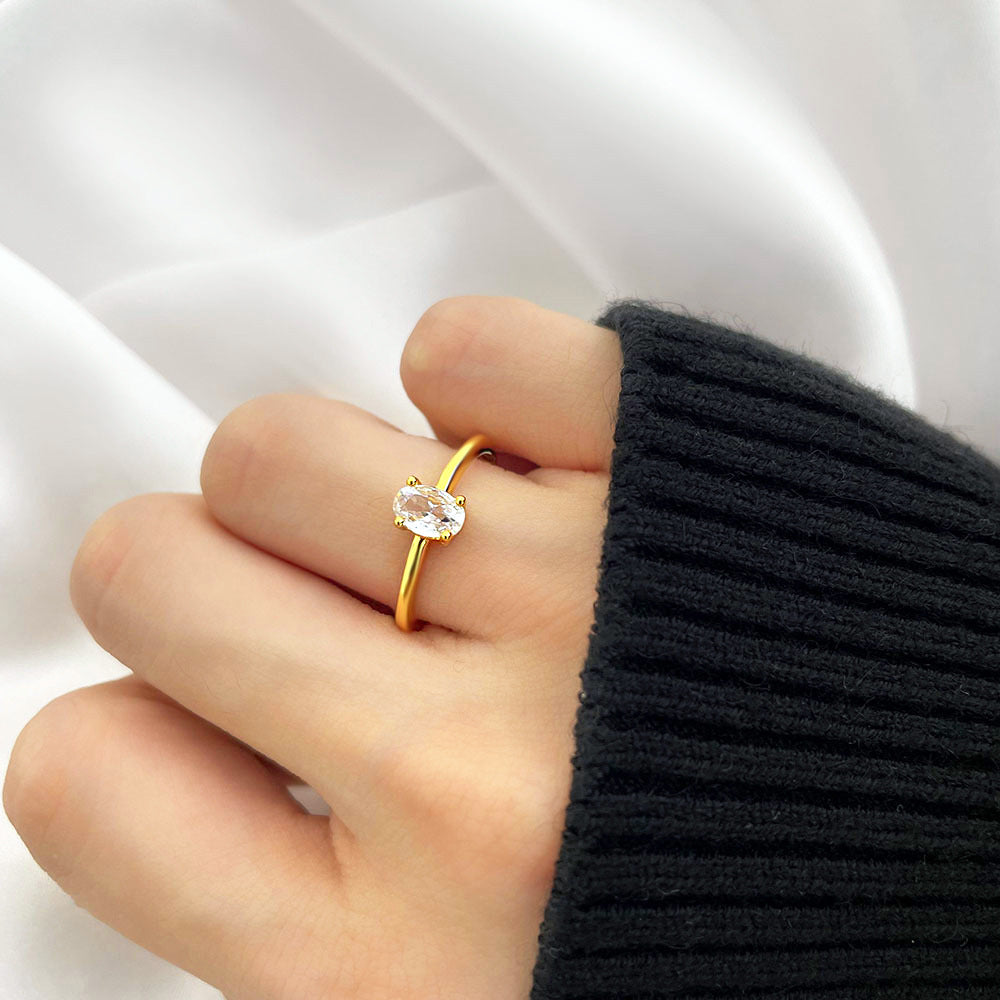 Stainless steel ring color zircon electroplating 18K gold.