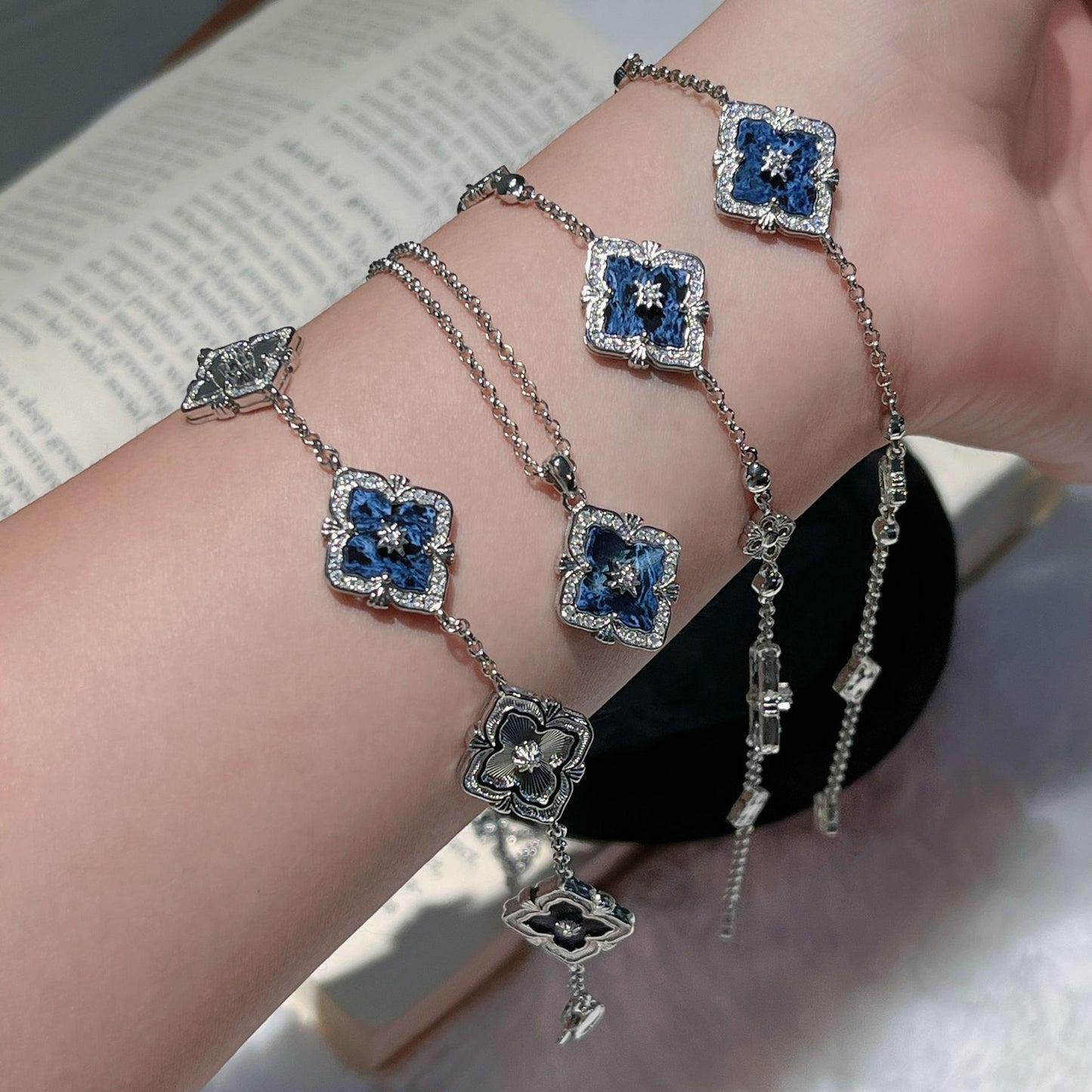 Four-leaf clover blue Peter necklace bracelet ring earrings