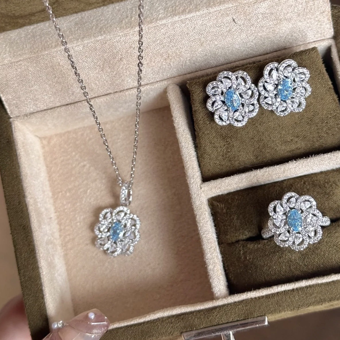 Hollow aquamarine full diamond flower ring necklace earrings set