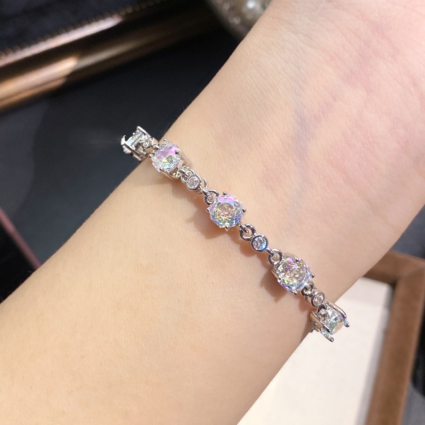 Octagonal rose diamond bracelet inlaid with high carbon diamond.