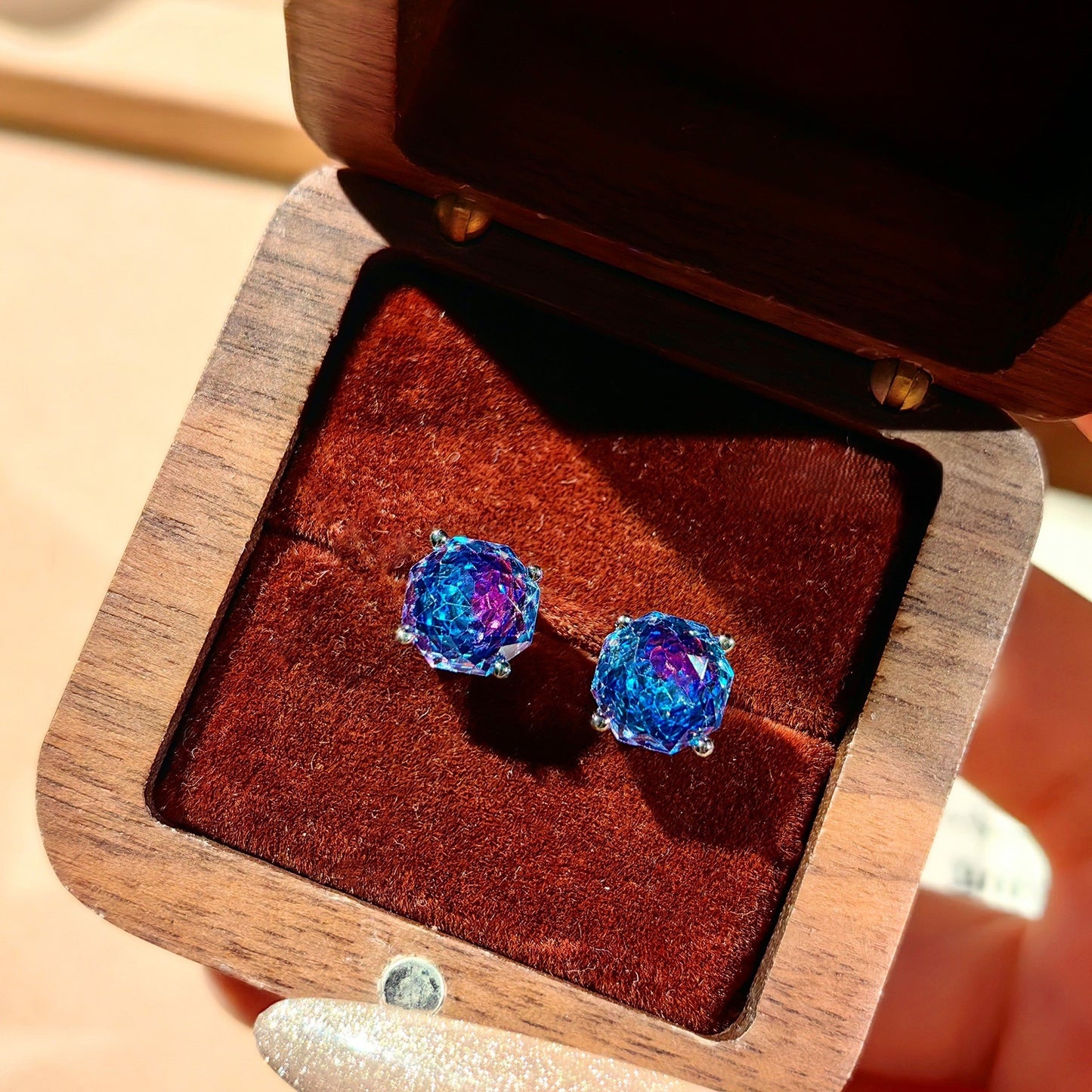 Roses inlaid with high carbon diamond colorful diamond necklace earrings ring set