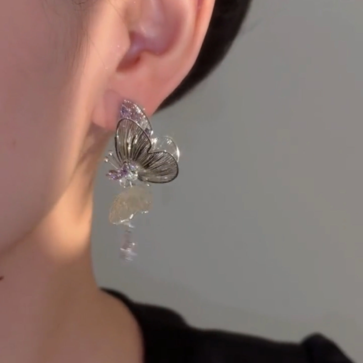 High color-preserving tassels and three-dimensional wings butterfly earrings