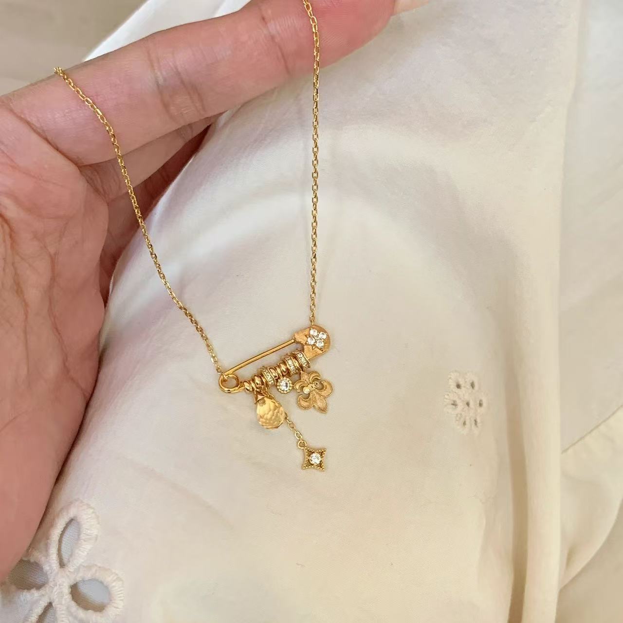 S925 sterling silver brushed iris star pin necklace