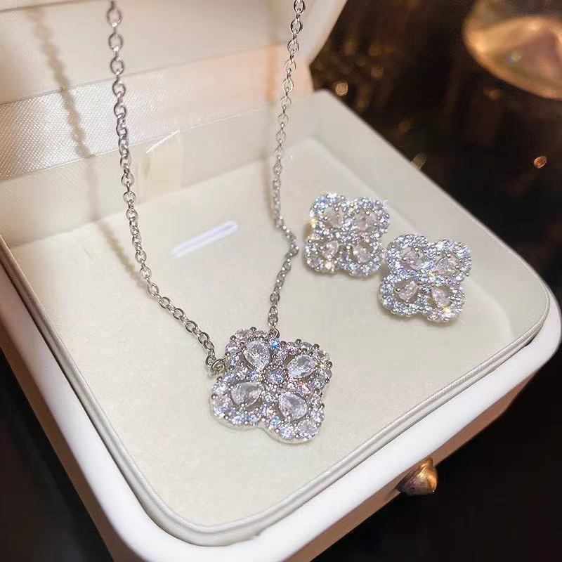 S925 sterling silver flash diamond four-leaf clover necklace earrings set