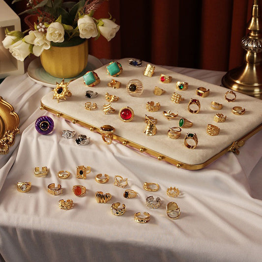 天然石の幾何学的なリング