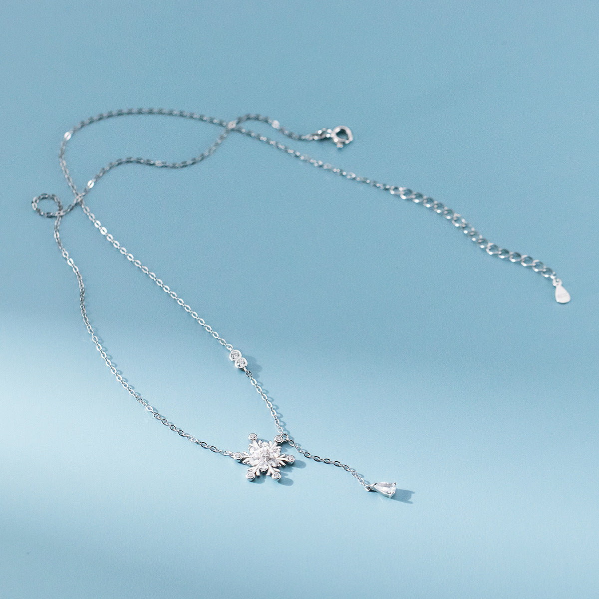 S925 sterling silver sweet Mori snowflake diamond drop necklace