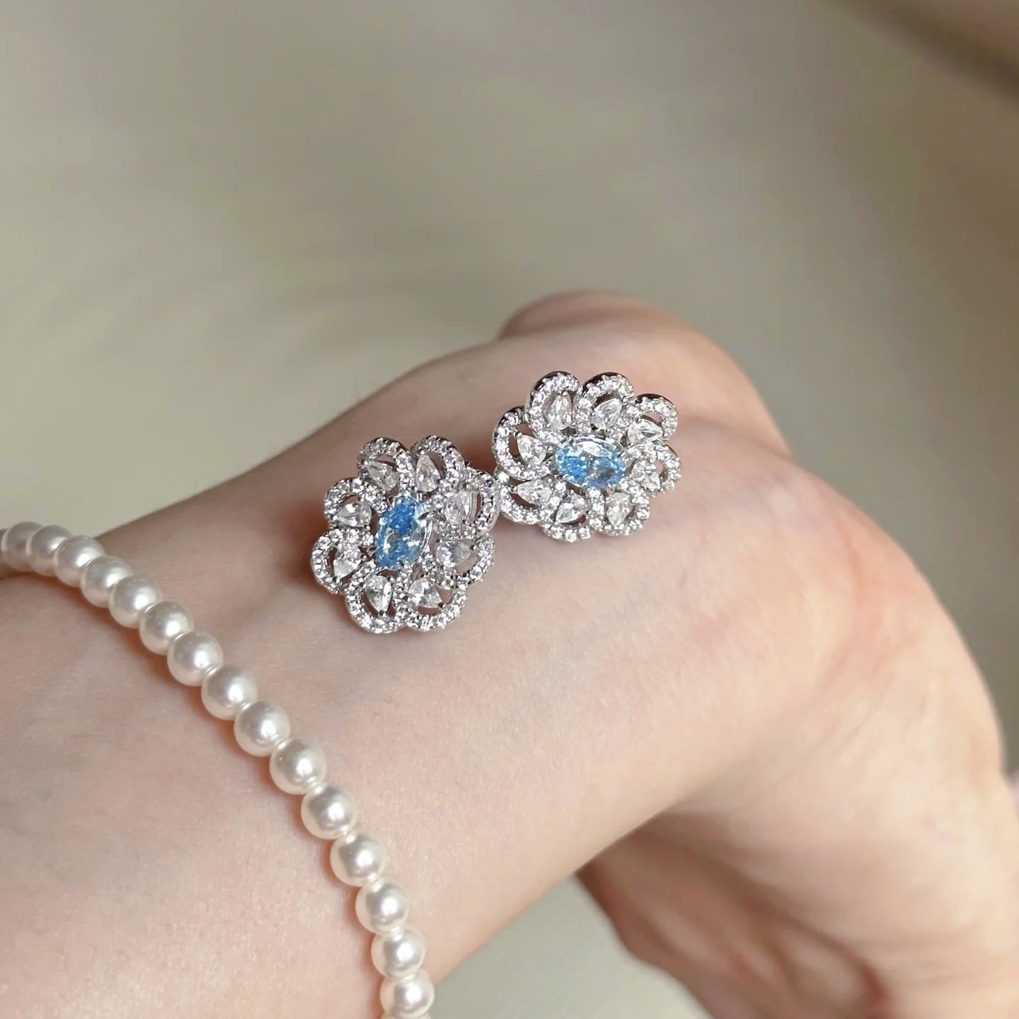 Hollow aquamarine full diamond flower ring necklace earrings set