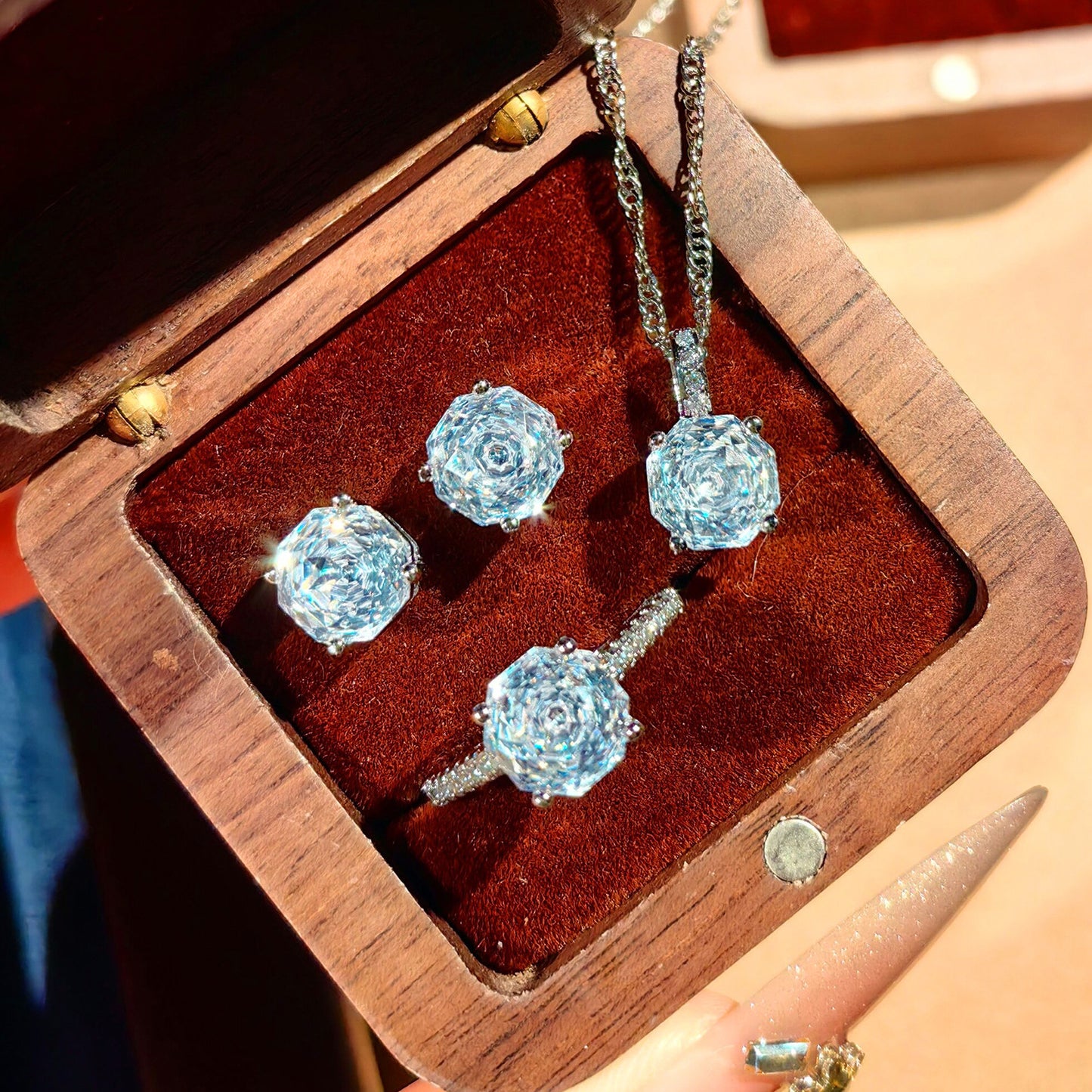 Roses inlaid with high carbon diamond colorful diamond necklace earrings ring set