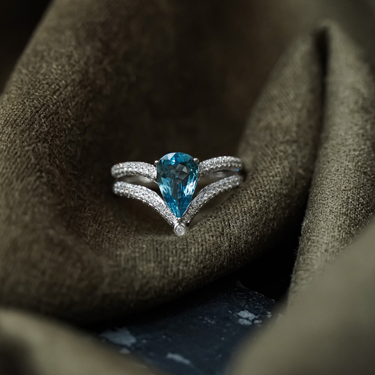 خاتم تاج من الفضة الاسترلينية S925