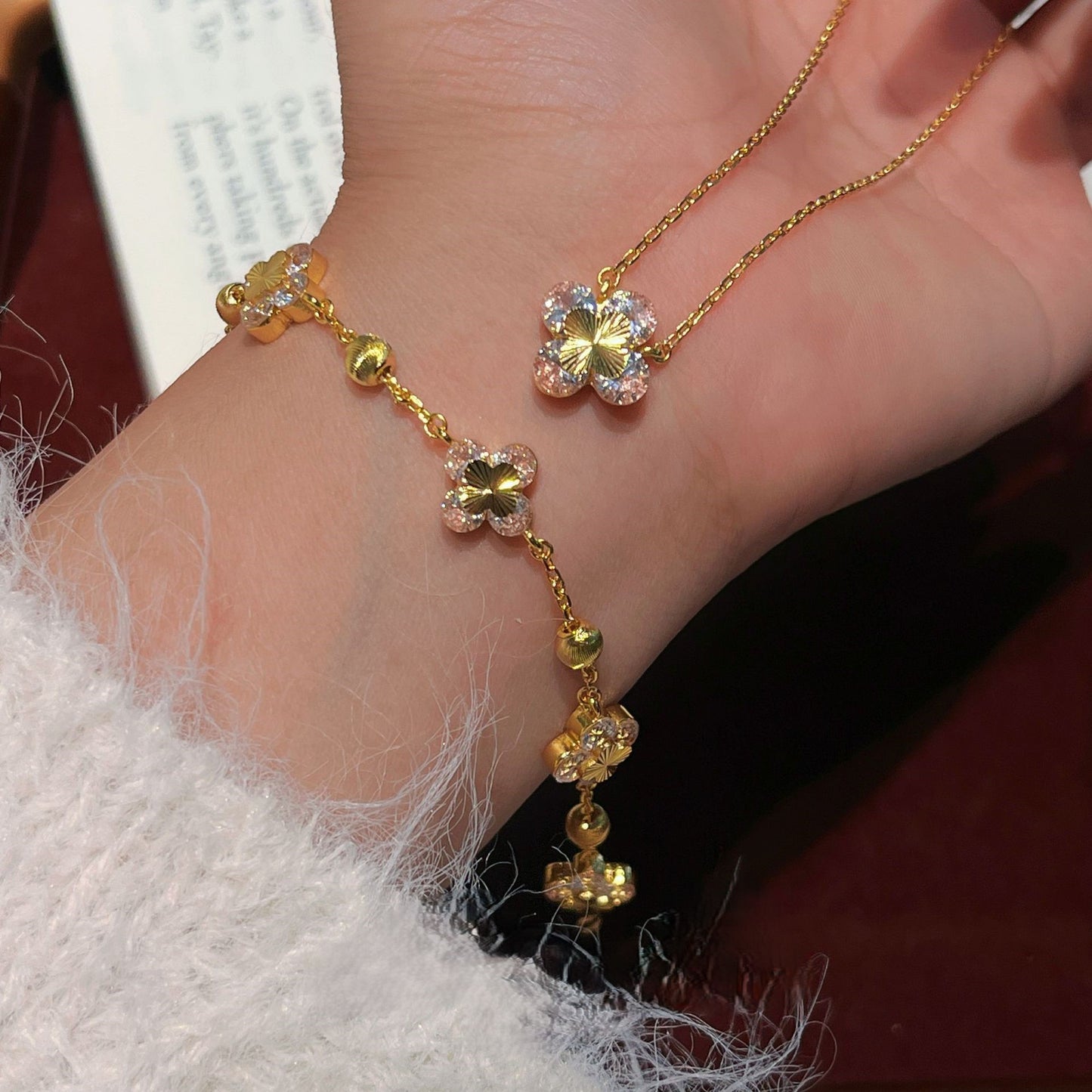 Red corundum blue white diamond four-leaf clover laser necklace bracelet earrings set