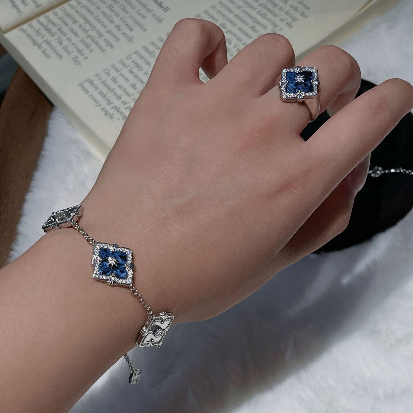 Four-leaf clover blue Peter necklace bracelet ring earrings