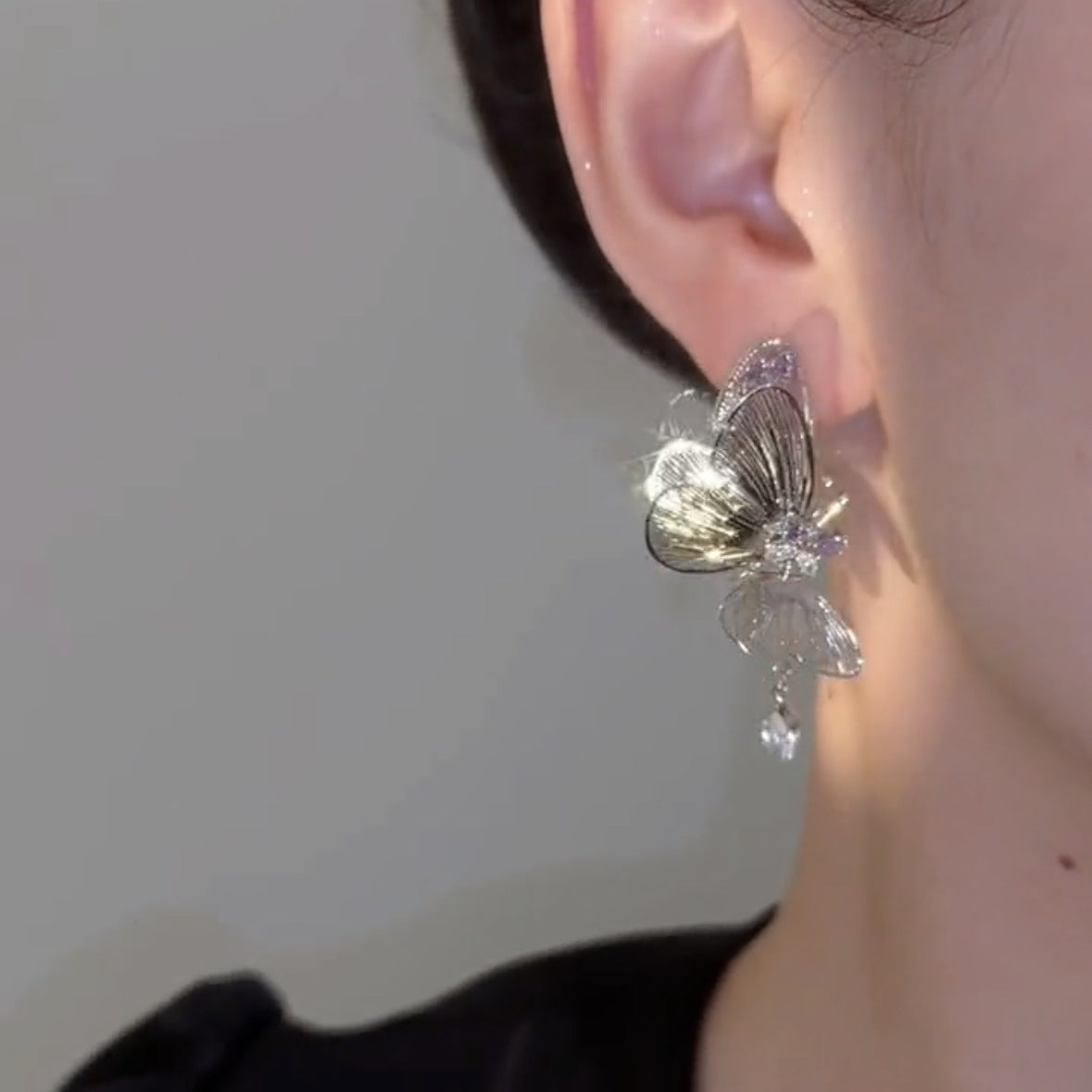 High color-preserving tassels and three-dimensional wings butterfly earrings