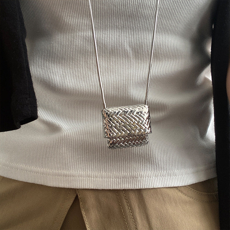 Silver braided bag necklace