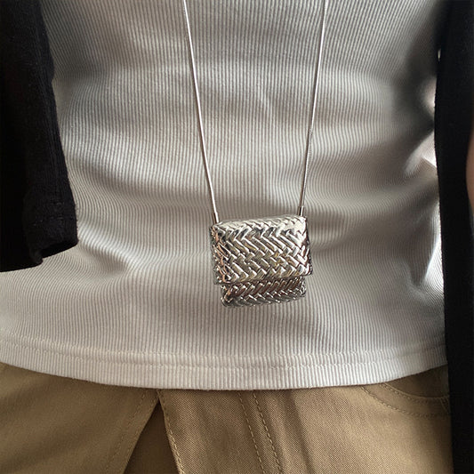 Silver braided bag necklace