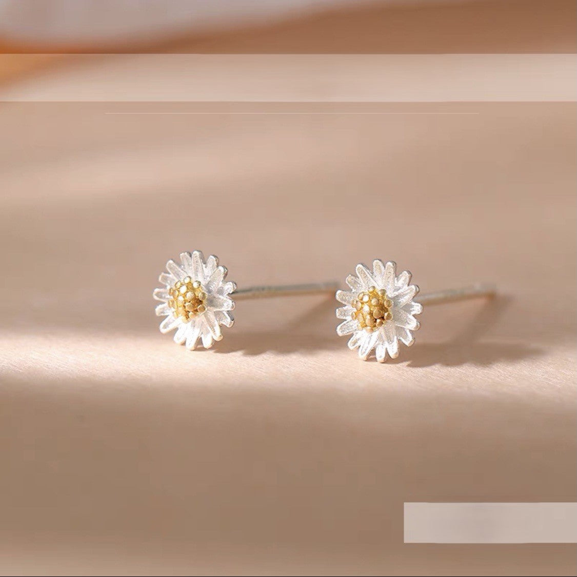 S925 sterling silver daisy earrings