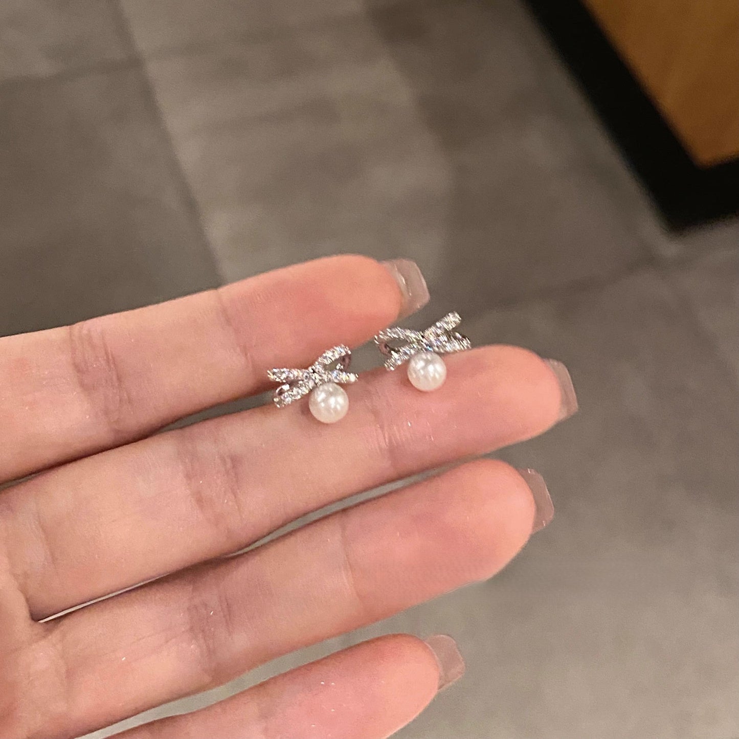 925 silver needle Pearl bow earrings inlaid with zircon