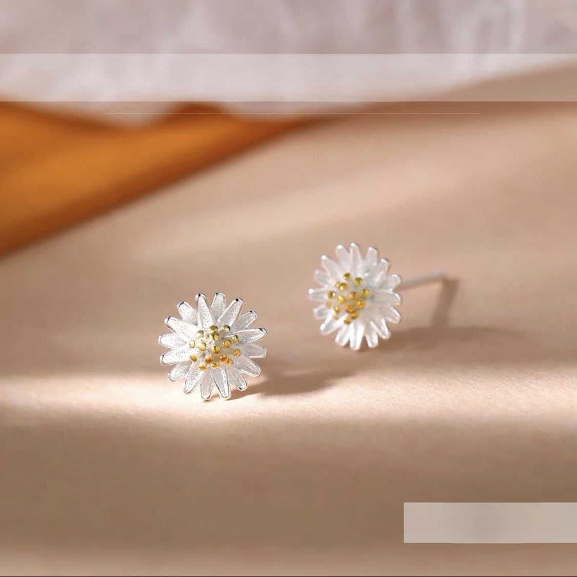 S925 sterling silver daisy earrings