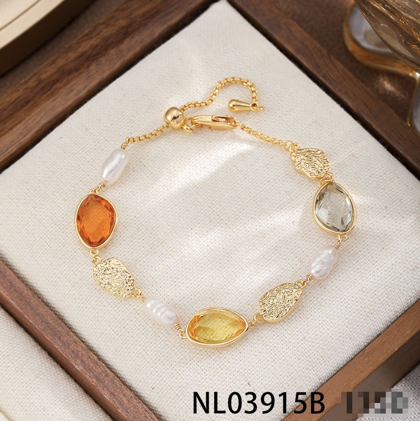 Copper plated 18k gold natural pearl bracelet does not fade.