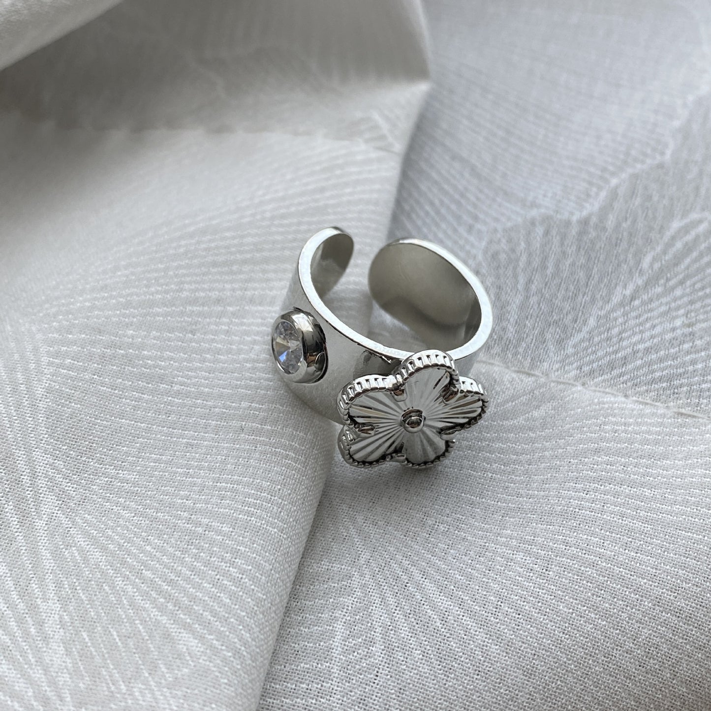 سوار هندسي من الزركون