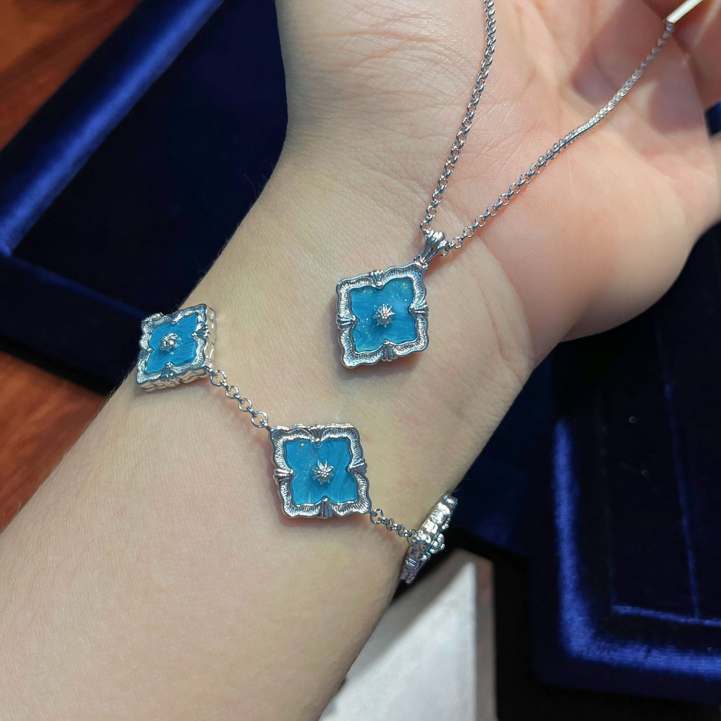 Limited‑Edition Monet Oil‑Painting Four‑Leaf‑Clover Jewelry Set, Bracelet, Necklace, Earrings & Ring