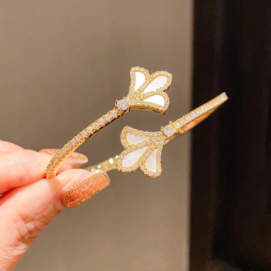 18K Gold Plated Zircon Mother-of-Pearl Iris Open Bracelet and Ring Set