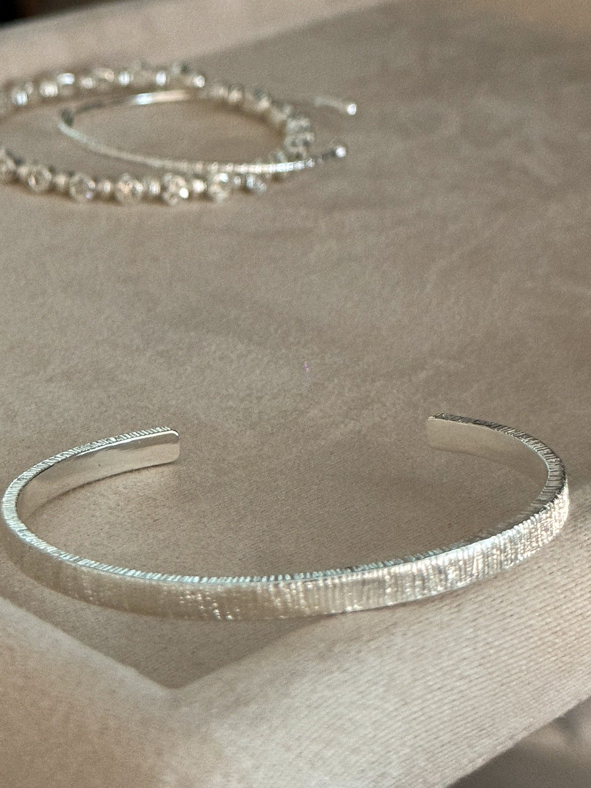 silver Fine Bracelet dark blue Stone Wide-brimmed Vertical Half Bracelet