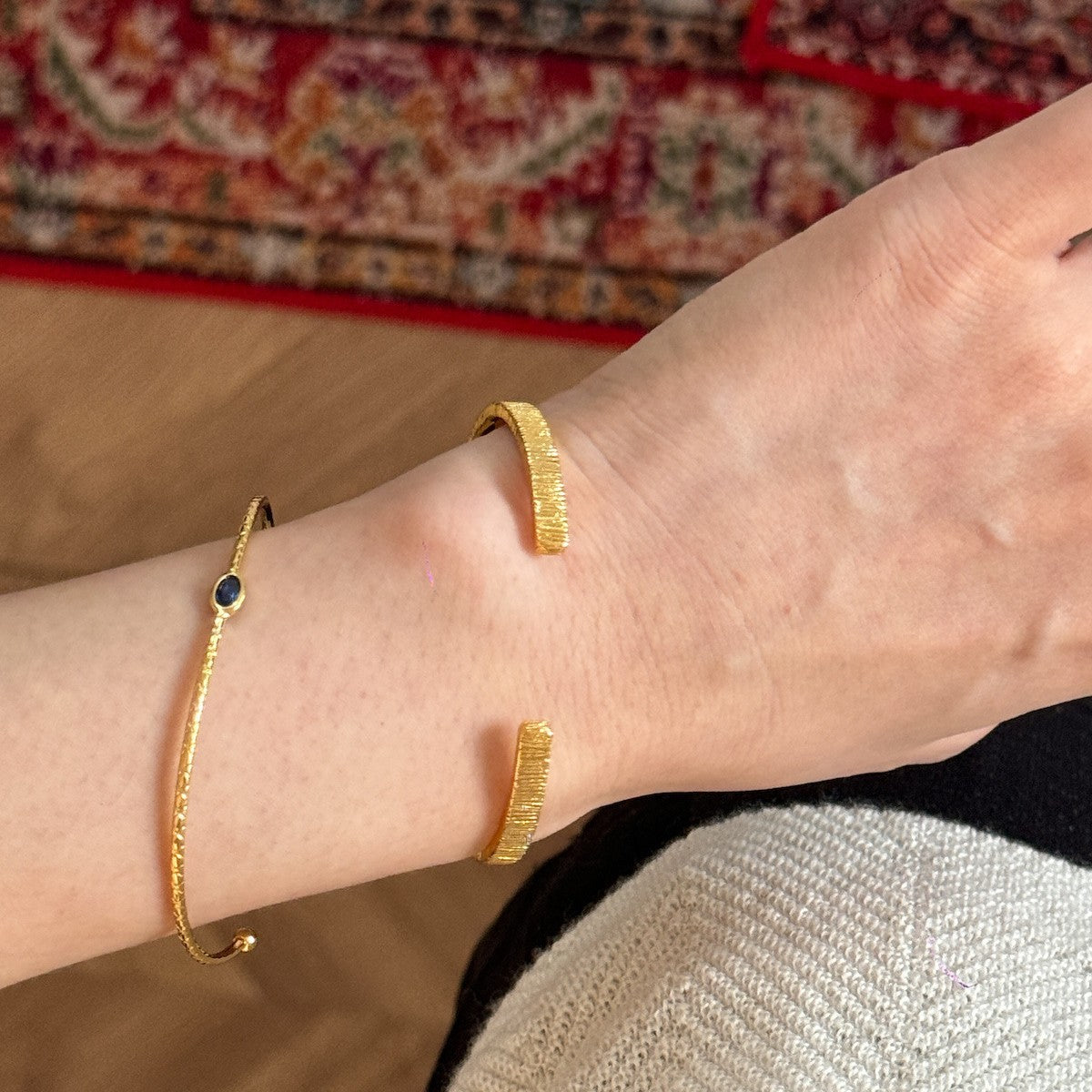 Gold Blue White Stone Vertical Pattern Wide-brimmed Thin Half Bracelet